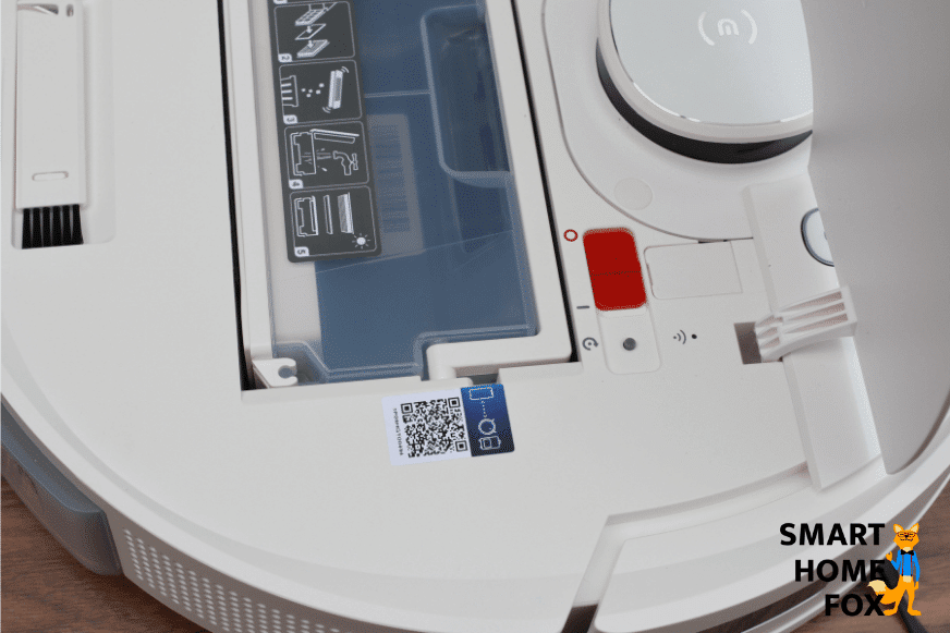 QR-Code zur App-Einrichtung befindet sich bei Ecovacs Deebot T9 unter der Haube